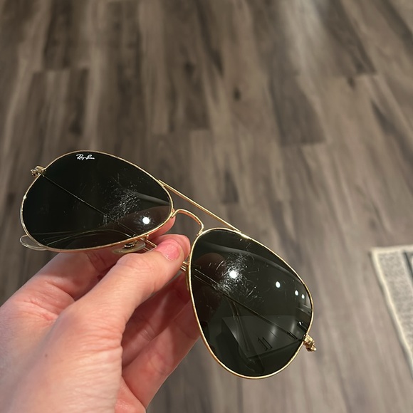 Ray-Ban Aviators - Picture 2 of 6